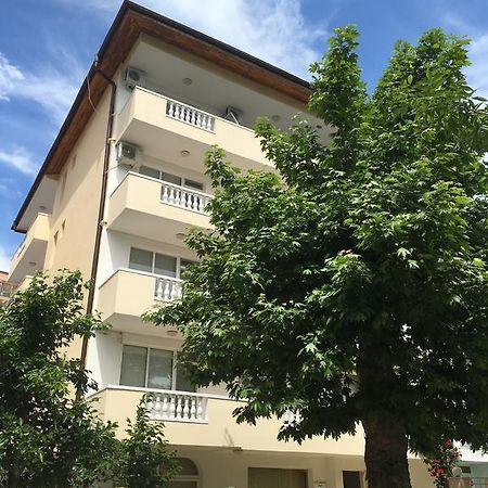 Borko Guest House Primorsko Esterno foto