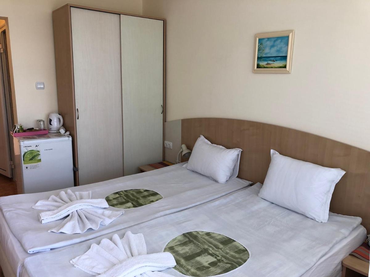 Borko Guest House Primorsko Esterno foto