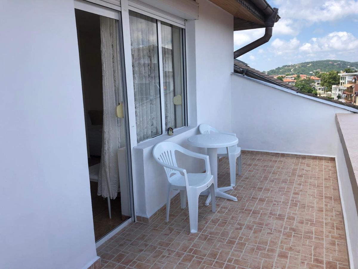 Borko Guest House Primorsko Esterno foto