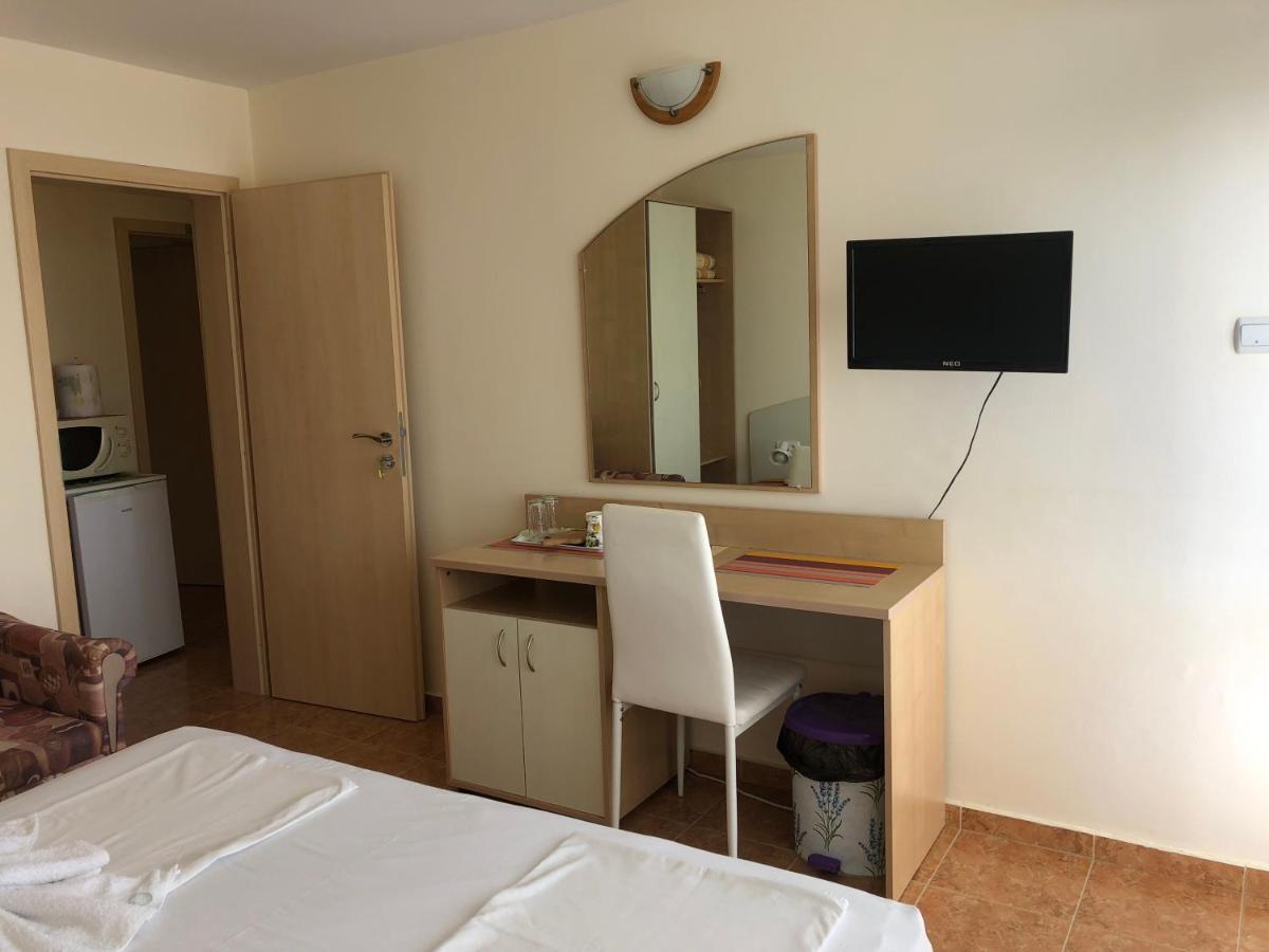 Borko Guest House Primorsko Esterno foto