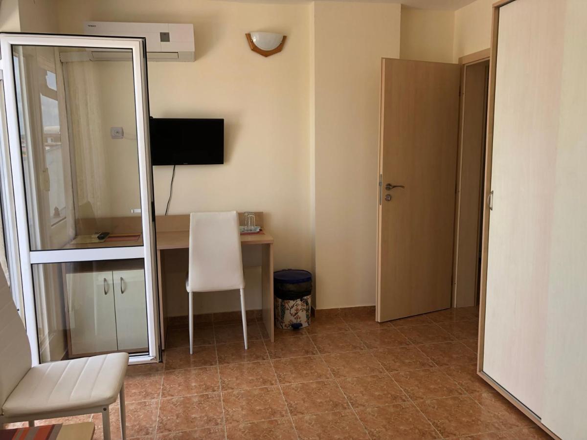 Borko Guest House Primorsko Esterno foto